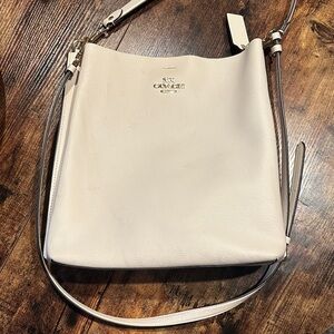 Coach Off-White Leather Shoulder Bag